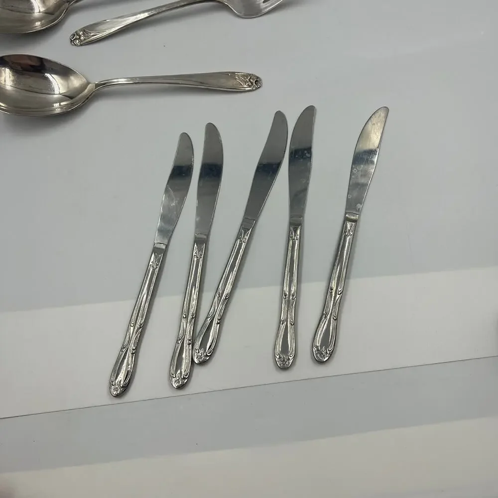 Vintage American Rogers Premier Stainless Flatware Set‎ Chapel Hill 28 Pieces